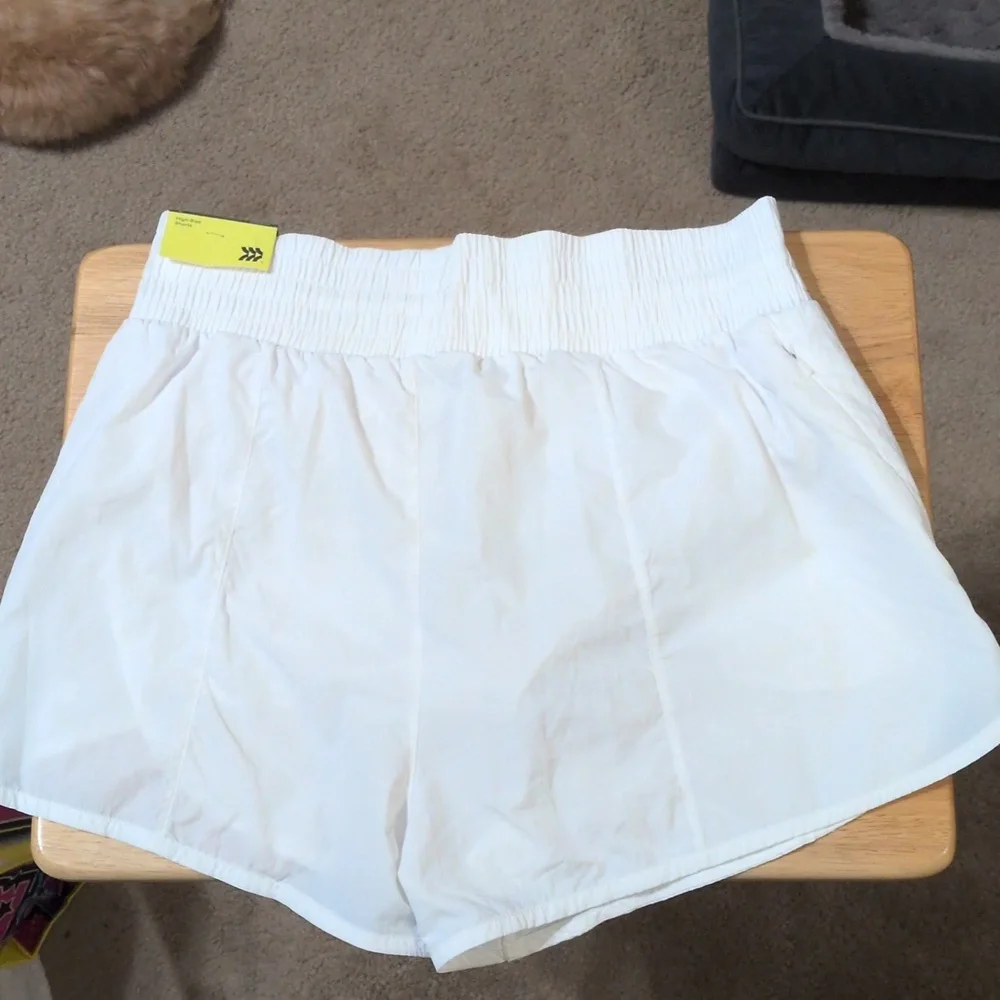 All In Motion High-Rise White Crinkle Shorts - Picture 3 of 4